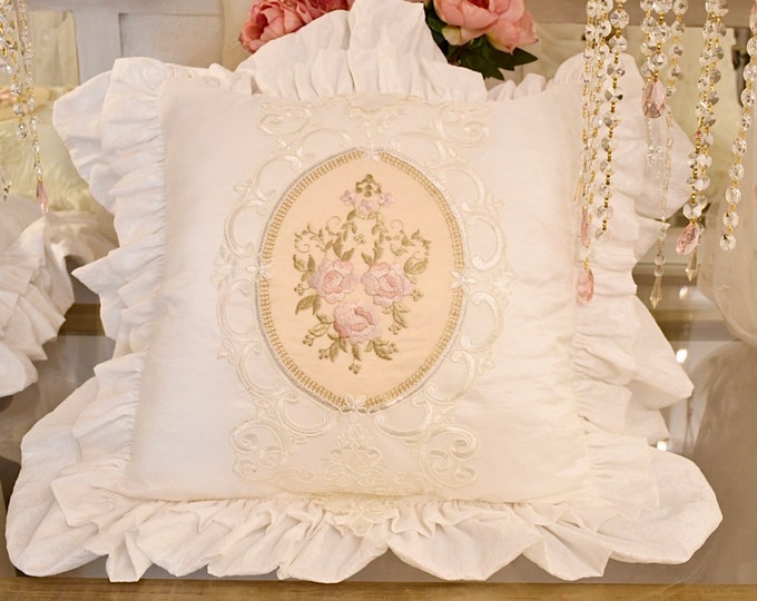 Wonderful double voilant pillow and embroidery Rose Regali