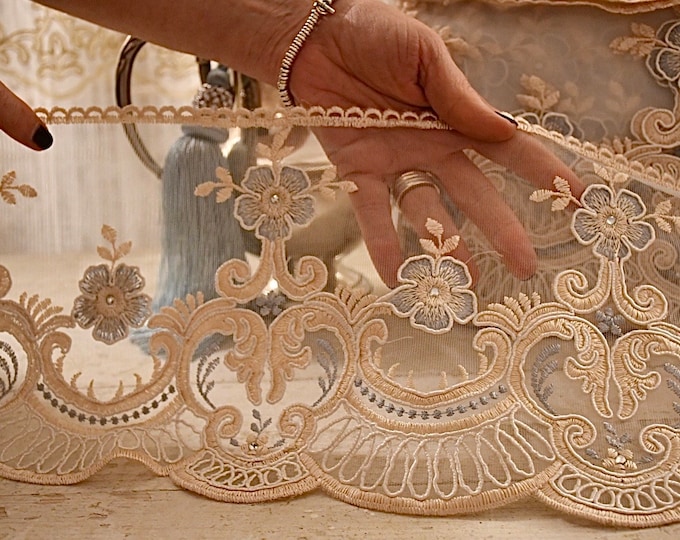 Wonderful lace “Maria Regina”