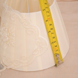 Romantic lampshade in silk and ivory lace image 7