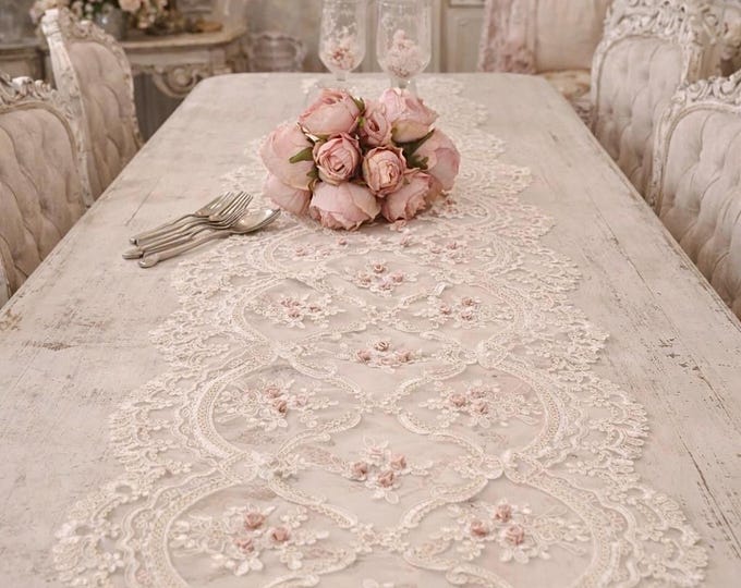 Rebrodè lace runner with applied roses “ROSABELLE”