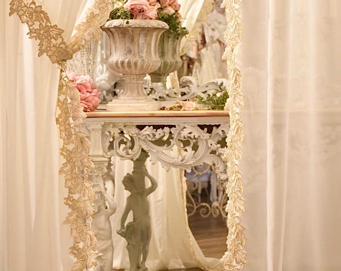 Pair of light and precious beige curtains with pale gold lace from the “Le Trasparenze” collection