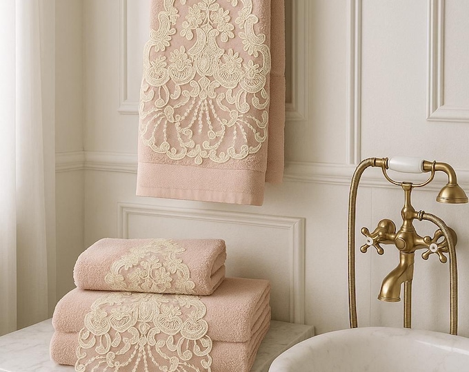 Set of terry towels with fine lace decoration