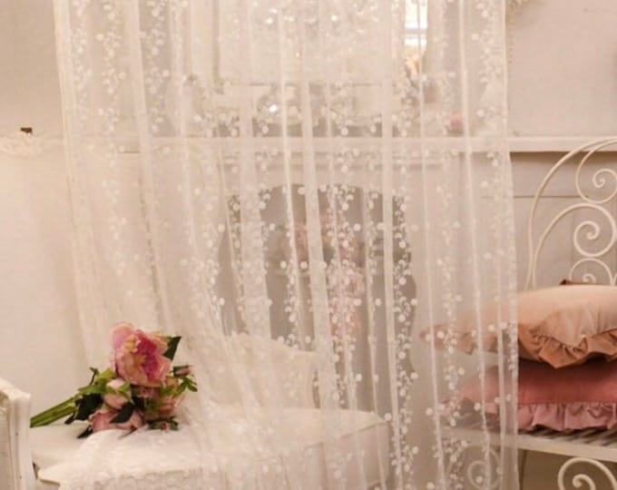 Tulle curtain fabric embroidered with roses