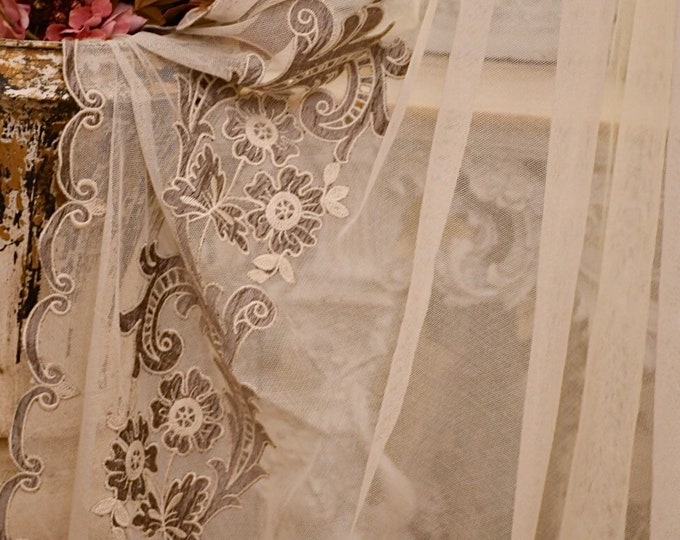 Wonderful 19th century Italian curtain drop