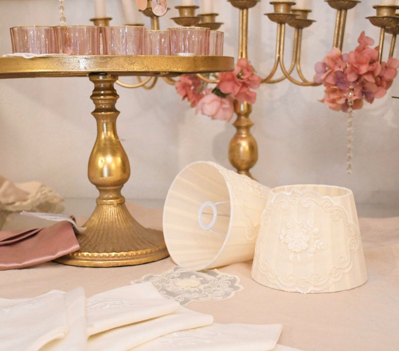 Romantic lampshade in silk and ivory lace image 4