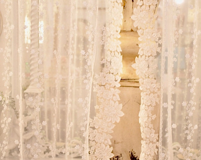 “Sissy” curtain with voile