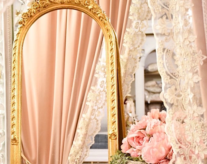 Splendid gold mirror authentic reproduction of the “Liberty” style