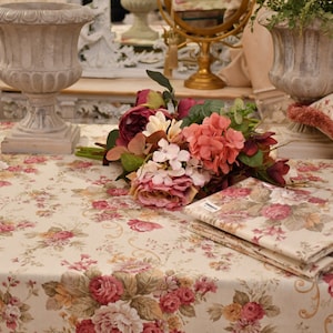Tablecloth Roses vintage roses
