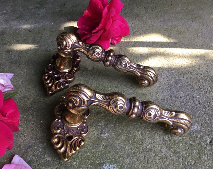 Baroque handle solid brass vintage
