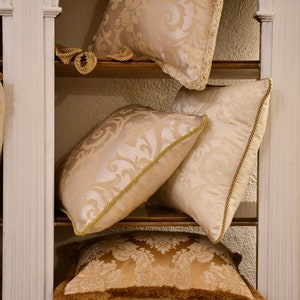 Luxury white/ivory cushion from the "IMPERIAL" collection