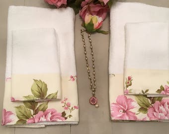 Couple towels with roses