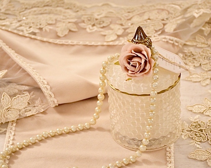 Wonderful beige velvet and lace runner “Claire”