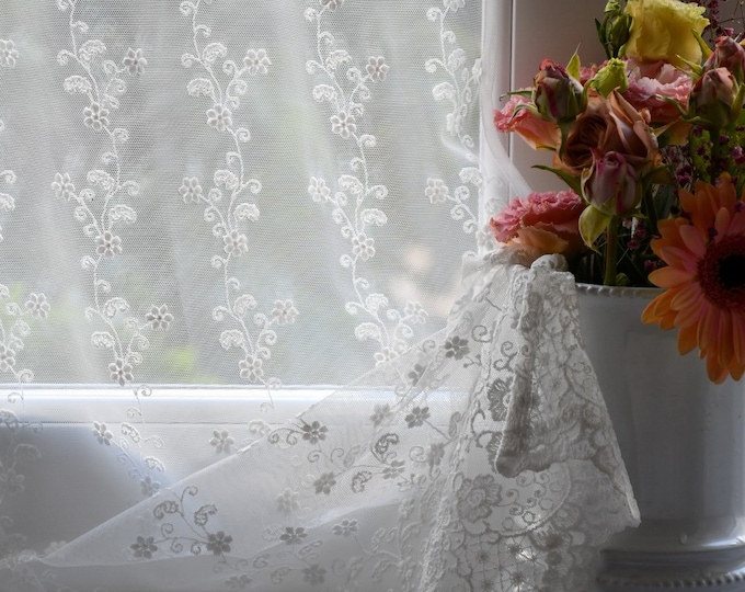 Embroidered tulle glass curtain “Sissy”