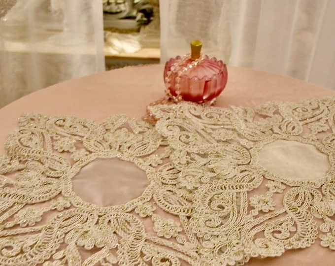 Set of 2 Square Doilies in Beige Gold Rebrodé Lace