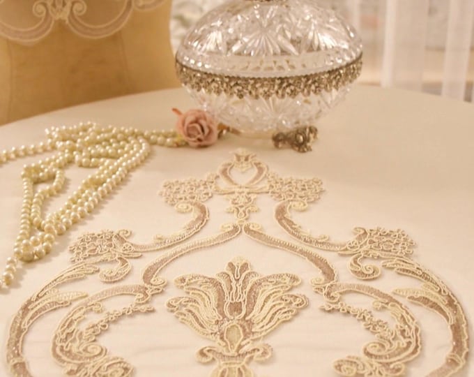 “Neoclassical” Rebrodé Lace Decoration