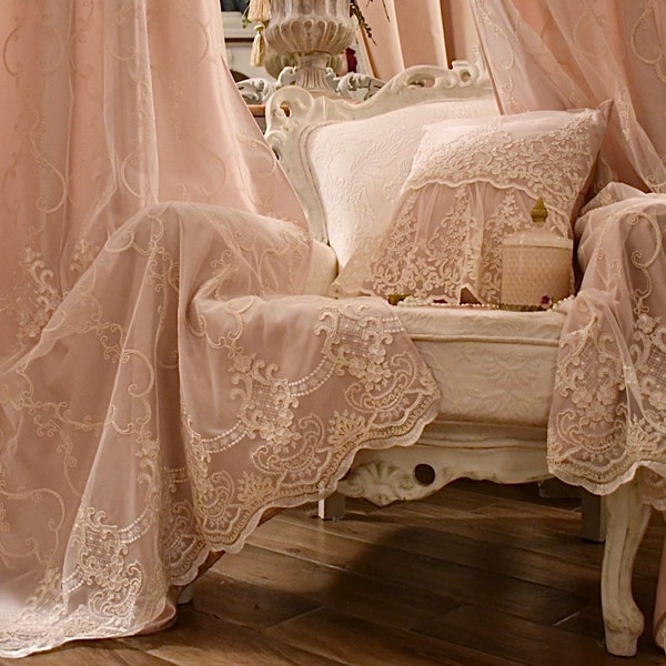 Magnifique rideau en georgette rose et fine dentelle italienne collection « Margaret »