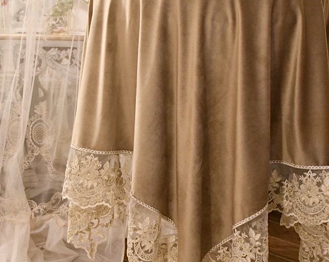 Wonderful tablecloth / table cover in bronze/antique gold velvet and “Claire” lace