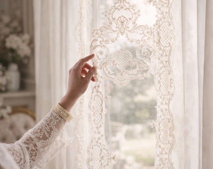 Elegant white embroidered tulle curtains with lace and a beige-gold central panel – romantic shabby chic baroque style panels Made in Italy