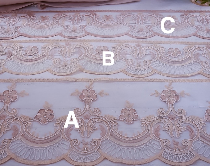 Ivory and pink rebrodé lace “Maria Regina”
