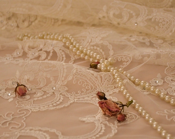 White embroidered tulle border “Grace”