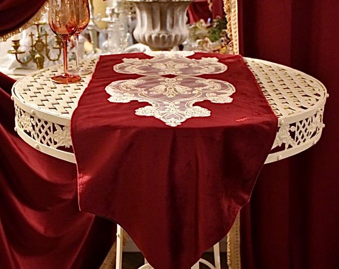 Amaranth velvet runner “Ottocento” collection