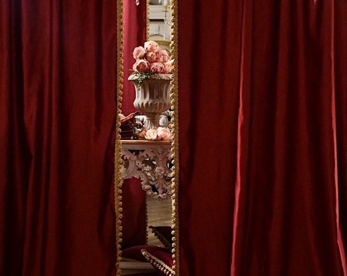 Pair of luxury burgundy curtains from the “Il Rinascimento” collection
