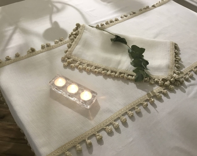 Linen table runner