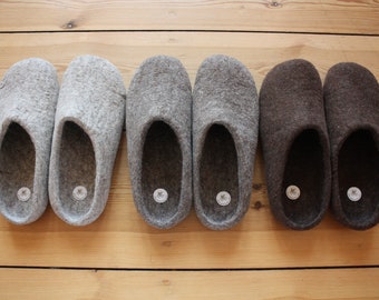 Felt slippers / Size: S = 36 - 38, M = 39 - 41, L = 42 - 44, XL = 45 - 47 / 100% wool / round felted without seam