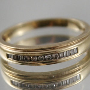 Free post...Vintage diamond Eternity band, stacking diamond ring,claw set, baguette diamonds,solid gold ring,9k,9ct 375 gold, size USA 7