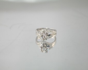 Anillo de compromiso vintage de oro blanco de 18 quilates con diamantes, talla 5.5 (EE. UU.)