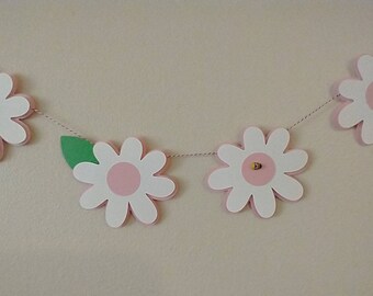 daisy garland with little bees, garden party, bee and daisy banner, daisy birthday, garden party theme,  bee and garden party