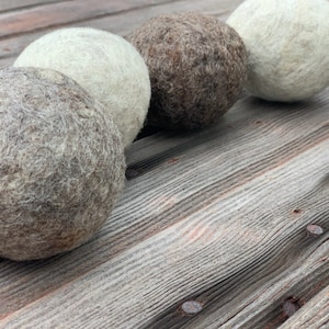 100 % Wool Dryer Balls. Set of 5 Handmade, Quality Wool Products from the Farm, Unscented, Undyed, Eco Friendly.