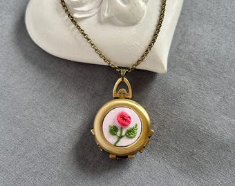 Birth Flower Necklace Personalized floral jewelry Custom gift for her Family Photo locket Personalized gift for her Flower locket necklace