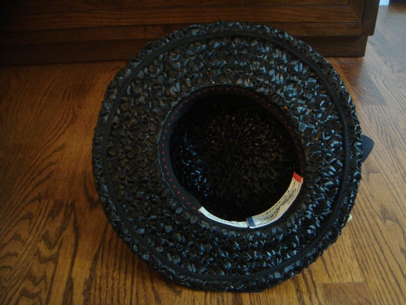 Vintage Mr. John Classic New York Paris Strawbridge &… - Gem display picture 1