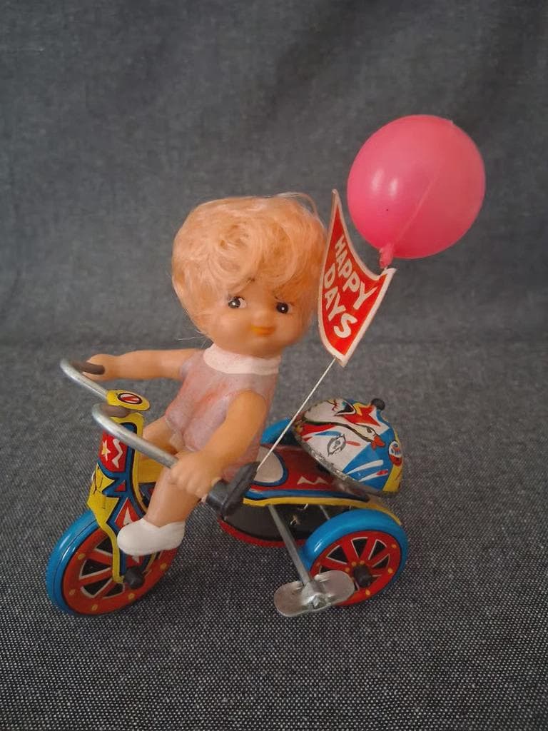 WIND UP L TRICYCLE 　男の子と女の子のペアセット Kids-4-in-1-Tricycle-with-