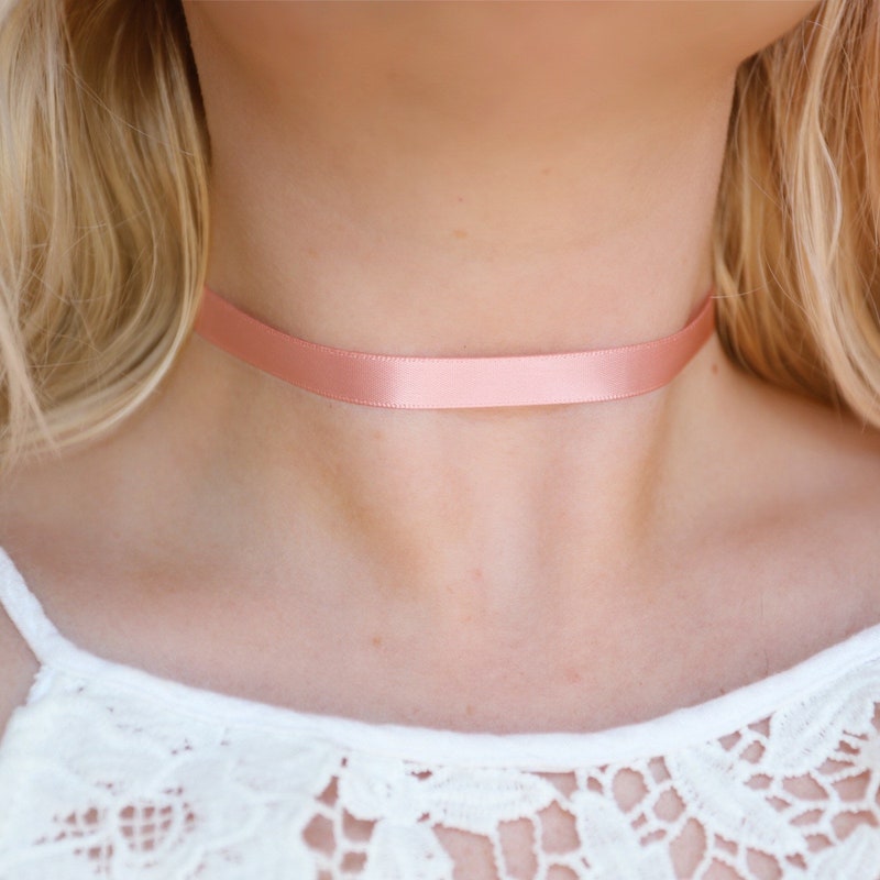 Choker with Ribbon and Lead - Pink