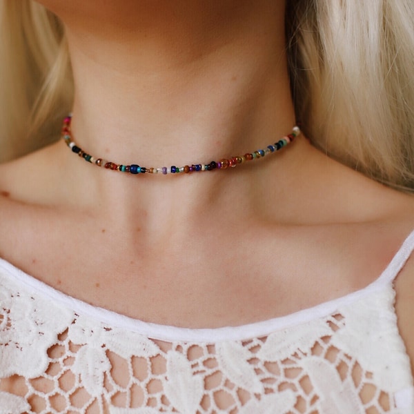 Collana girocollo boho con perline multiple: una collana boho unica nel suo genere.