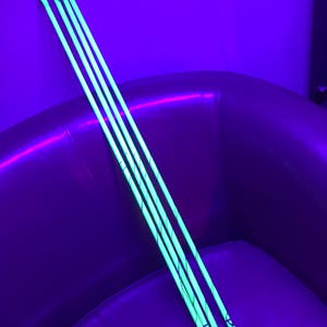 UV Glow Levitation Wand by HoopY