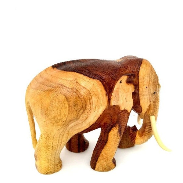 Geschnitzte Holzfiguren Tiere