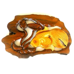 Houtsnijwerk Gouden Vis Met Lotus Bloem Hand Gesneden Natuurlijke TeakHouten Vis Muur Opknoping Art Home Decor Handgemaakt / Cadeau 13,5 " x 8,75 "