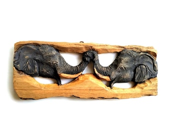 手彫りのマホガニー製象の彫刻 - スリランカのホームデコレーション