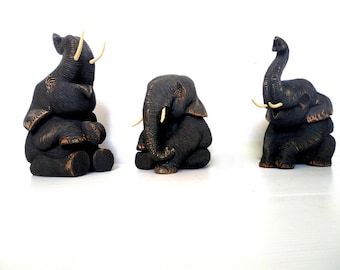 Set di 3 elefanti di legno, statua di elefante, elefante intagliato a mano, scultura di elefanti, statuetta di elefanti, elefante decorativo, Africa selvaggia