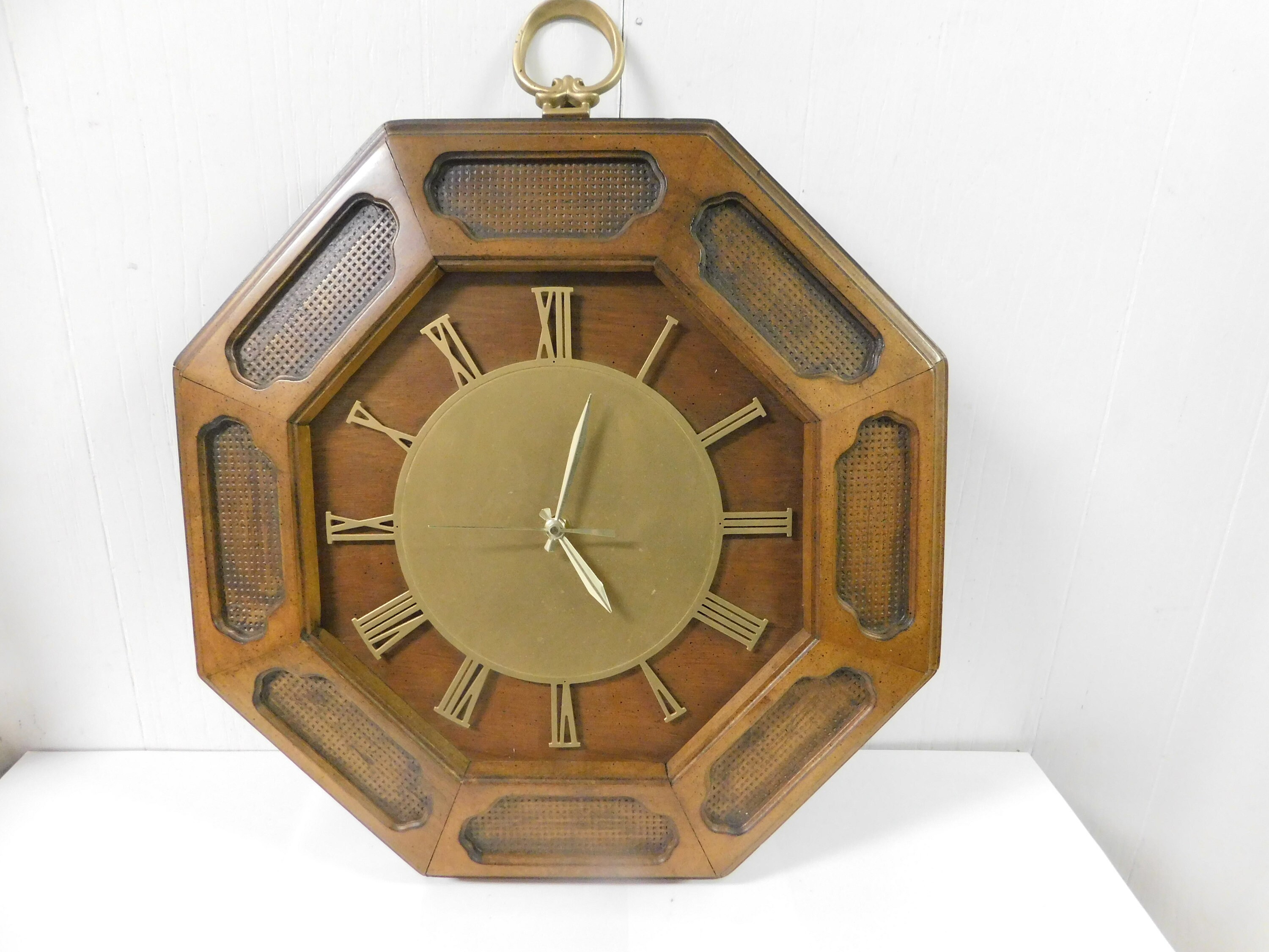 Vintage Tochigi Tokei Quartz Movement 0 Jewels Solid Wood Wicker