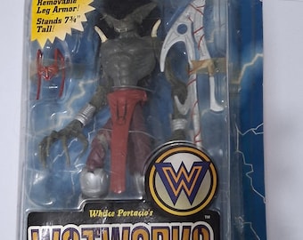 McFarlane Toys 1995 Vampire Ultra-Action Figure --on card with Leg Armor