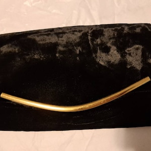 Cartera de mano vintage plegable con ribete dorado de Brite Mode en terciopelo negro