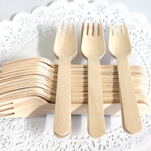 Wooden Utensils, Pack of 50 Disposable Wooden Forks, wedding, Baby shower, Wooden Cutlery, Birthday Party Supplies,Party Table Decor
