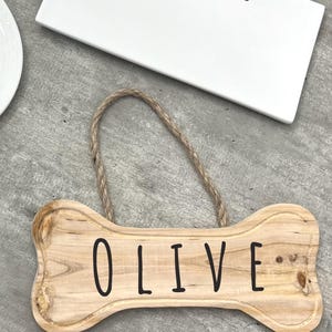 Custom Dog Name Sign for Dog Bed Personalized Dog Gifts, Dog Gear Wall Decor for Dog Owners, Dog Lover Gift, Wooden Dog Bone Name Sign