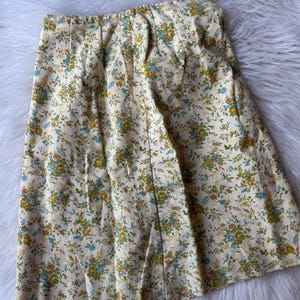 VINTAGE 1960s Floral Mini Skirt