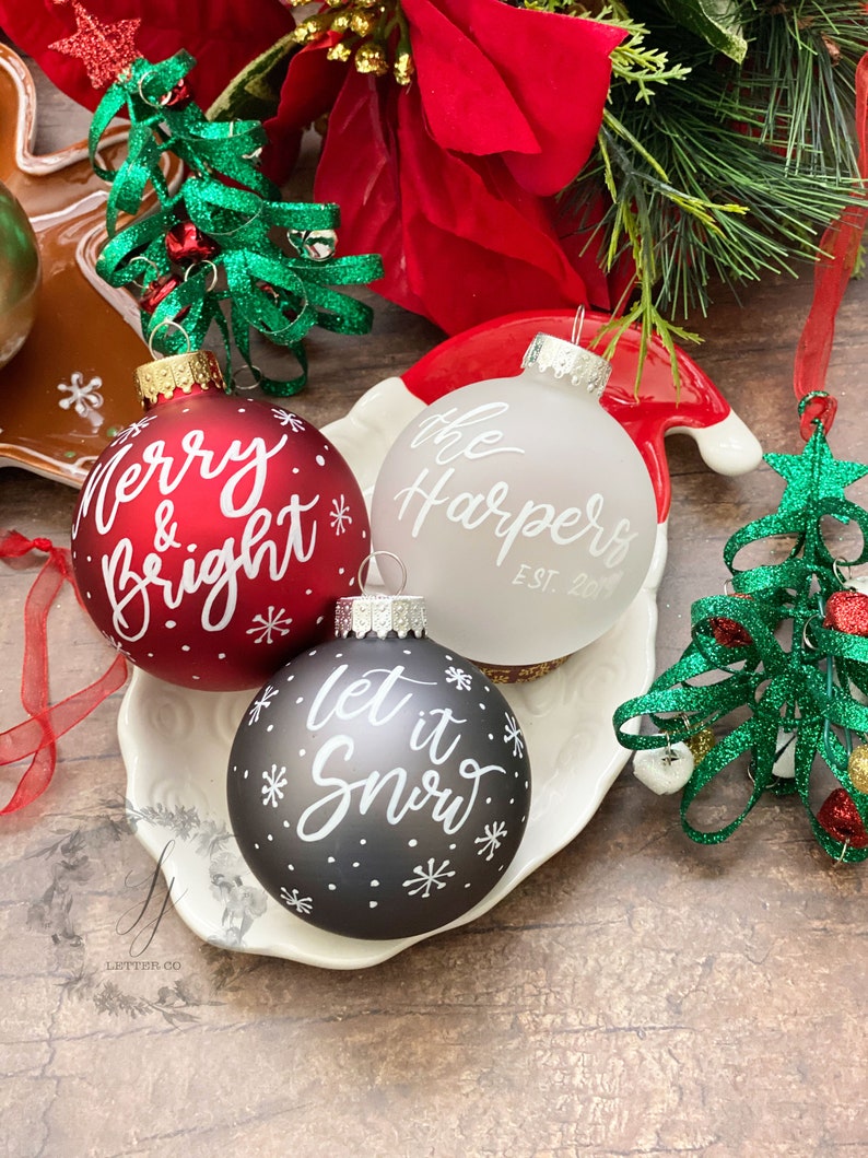 Personalized Christmas Ornament gift idea. personalized ornament gift ideas. christmas gift ideas for mom and dad. christmas gift ideas for newlyweds, christmas gift ideas on a budget christmas gift ideas for babys first christmas. personalized gift ideas for christmas.