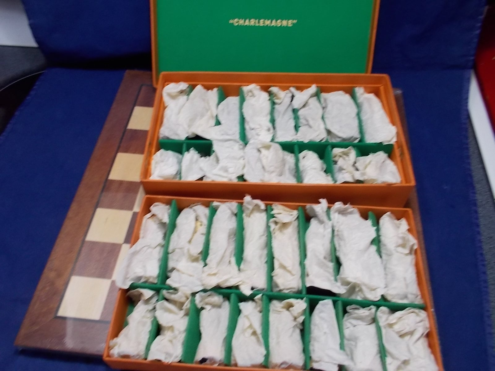 MAGNIFIQUE CHESS SET anri toriart charlemagne jeu d'échecs échiquier